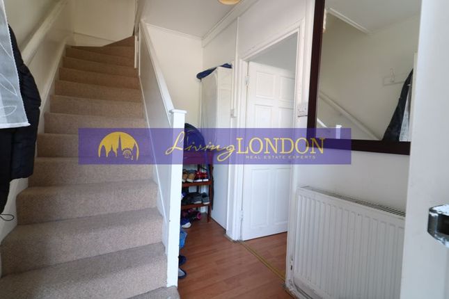 72, Henningham Road, London photo 3