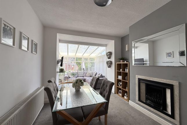 20, Gambrel Grove, Ashton-Under-Lyne photo 3