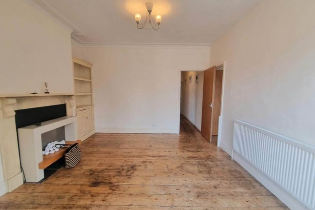 Flat 2, Prince Of Wales Road, Cromer photo 2