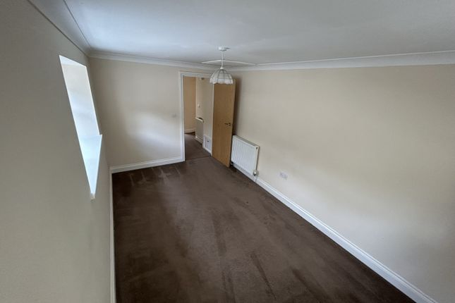 Flat to rent in 99 Alexandra Road, St. Austell, Cornwall