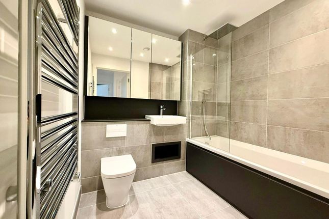 23, Watsonia Court, Barnet photo 2