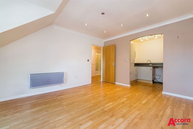 Flat for sale in Butts Green Road, Emerson House Butts Green Road
