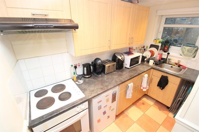 Flat to rent in Stow Hill, Treforest, Pontypridd