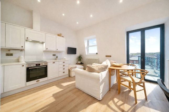 Flat 4, 4A, West Hill, London photo 2