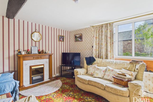 16, Church Street, Littledean photo 2