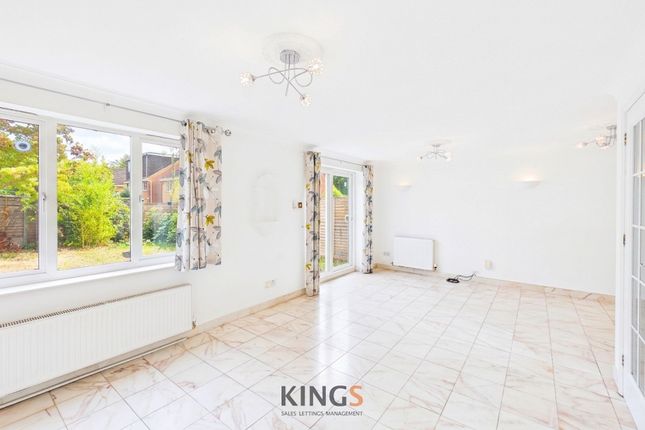 11 Markham Road, Waltham Cross photo 3