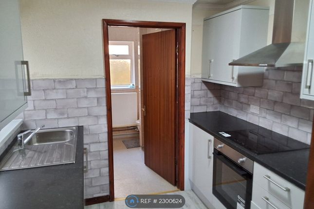 Dinas St, Plasmarl, Swansea photo 4