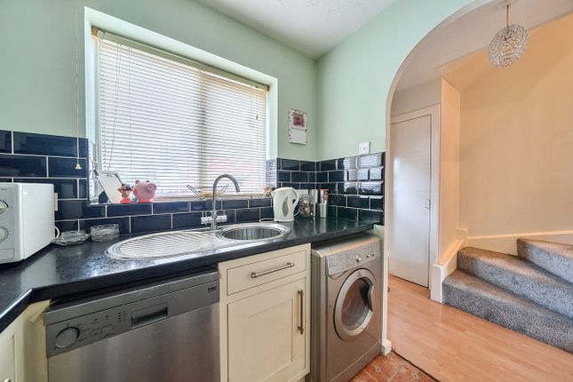 25, Shelton Avenue, Toddington photo 4