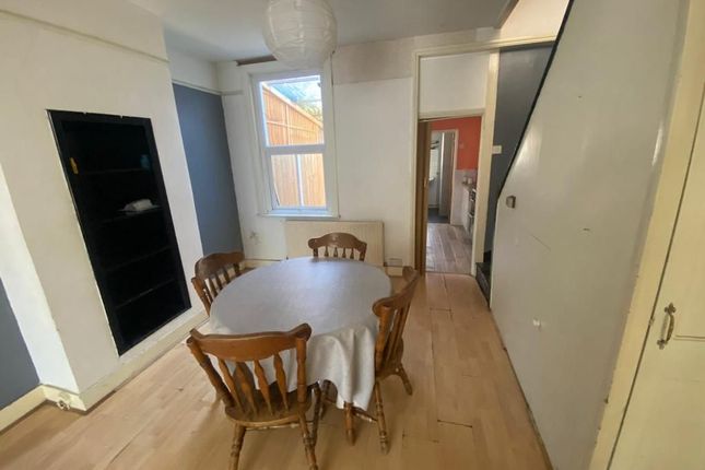 13 Olive Road, Plaistow photo 3