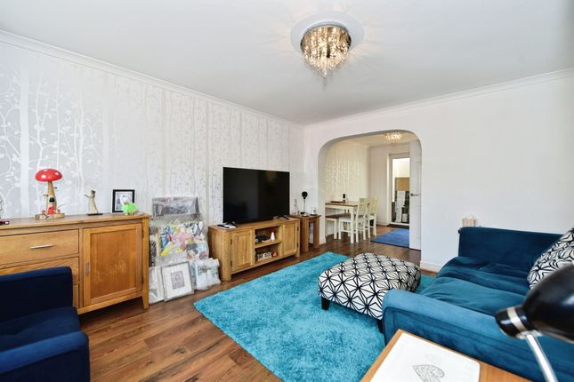 33, Wadsworth Avenue, Sheffield photo 3