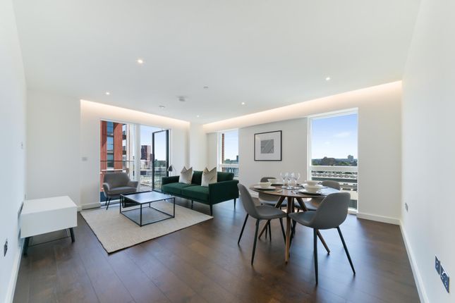 Flat to rent in Kennedy Building, Lexington Gardens, London