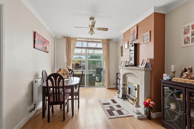 408, Beake Avenue, Coventry photo 3