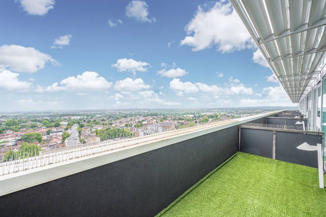 Thumbnail Flat for sale in Kingsway, Finchley, London