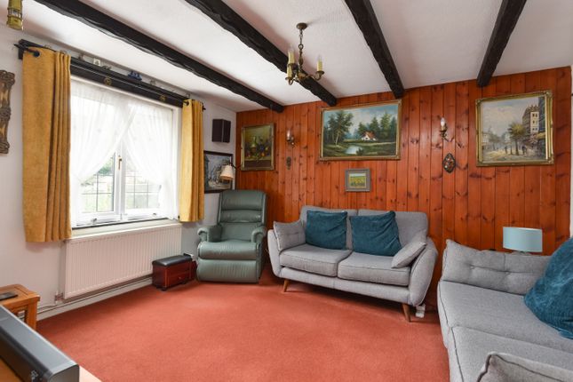 17 Butts Court, Lower Hardres, Kent photo 2