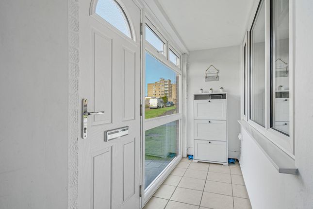 9 Frobisher Close, Huntingdon photo 3