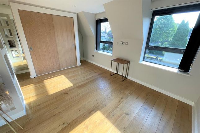 Flat 2, The Place, Alwoodley photo 4