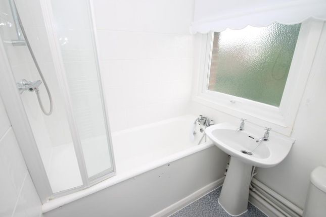 122, Mead Way, Bromley photo 4