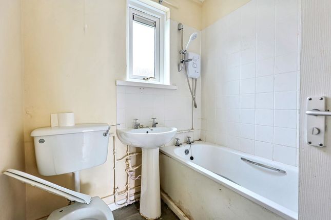 Protheroe Avenue, Bridgend photo 4