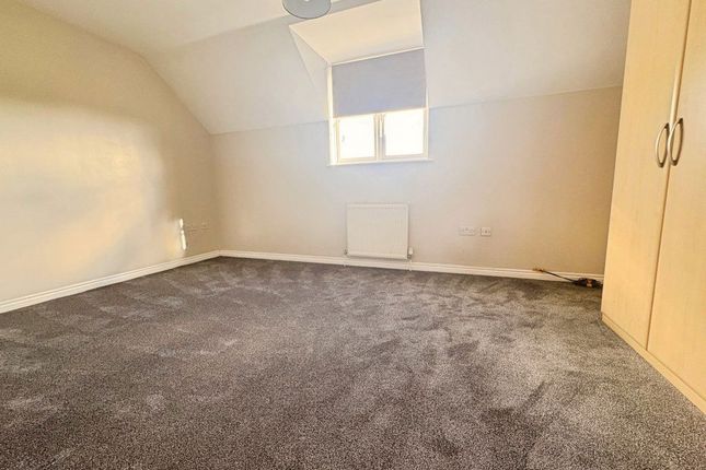 33, Nant Y Dwrgi, Pontyclun photo 5
