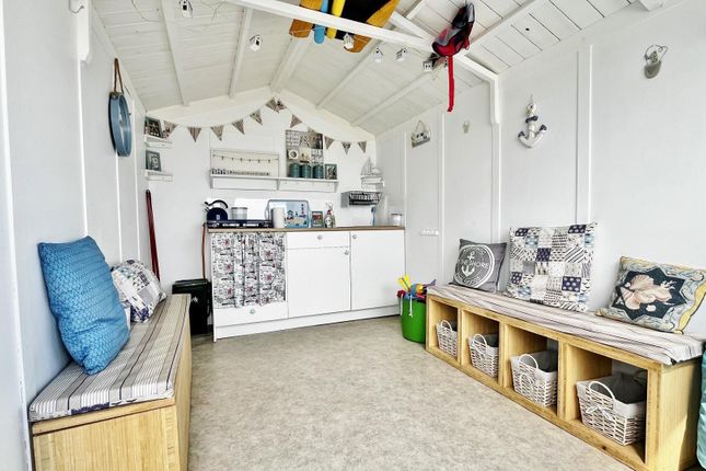 81B, Southcliff, Walton-on-the-Naze photo 3