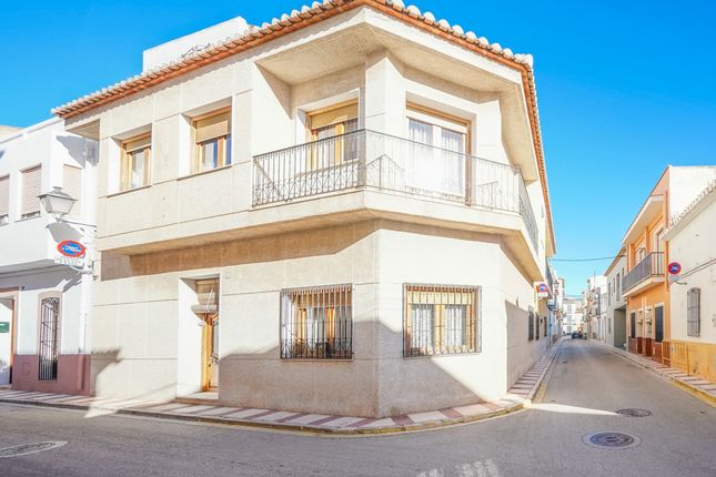 Town house for sale in Gata De Gorgos, Alicante, Spain