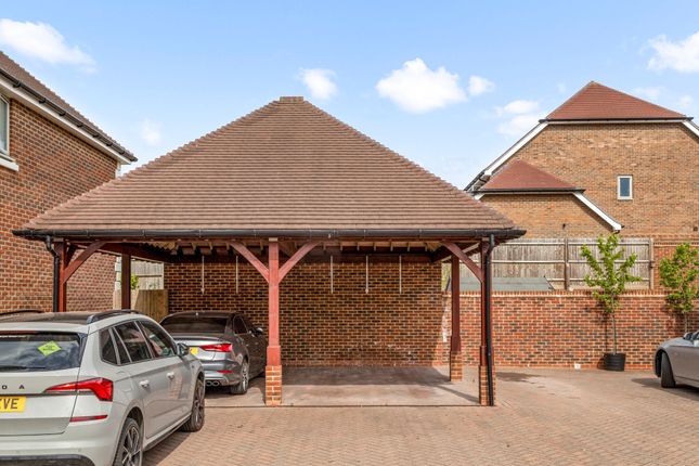 20 Garman Way, Billingshurst photo 4