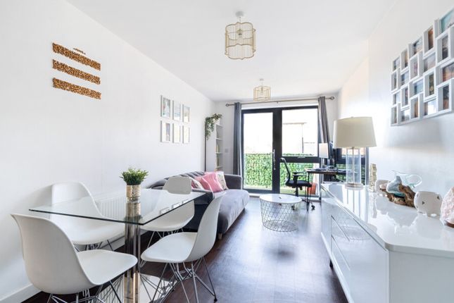 Thumbnail Flat for sale in Papyrus Court, Hillyfield, London