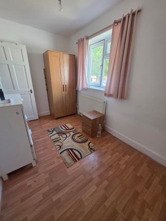 Fallow Close, Chigwell photo 4