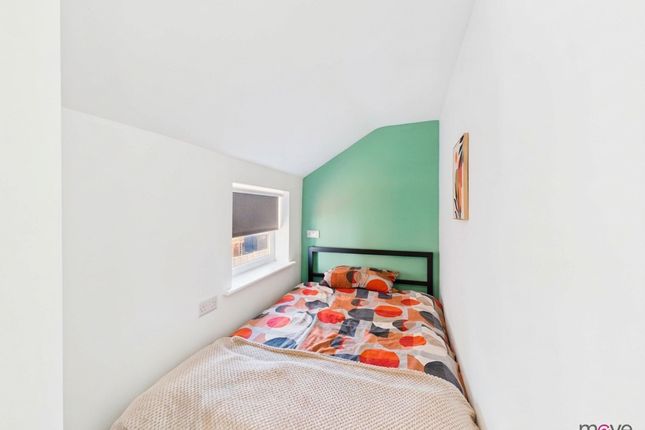 Room 4, 105 Bristol Road, Gloucester photo 2