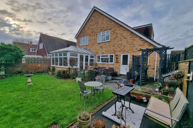 6, Burwood Grove, Hayling Island photo 4