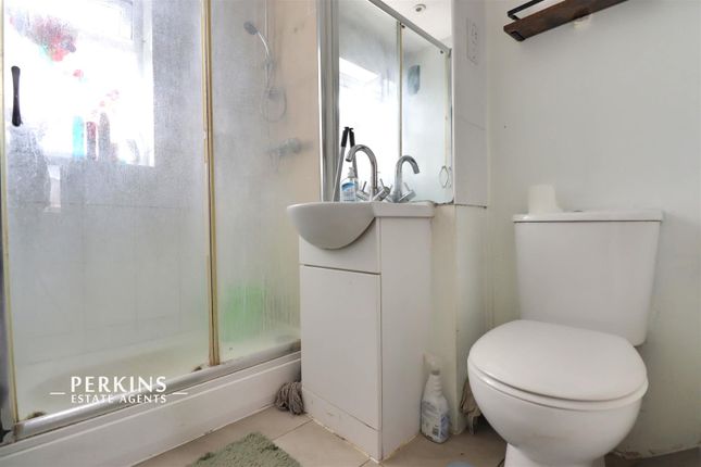 Bathroom.Jpg