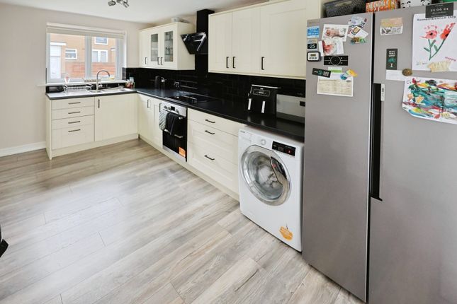 3, Matthew Close, Newton Aycliffe photo 4