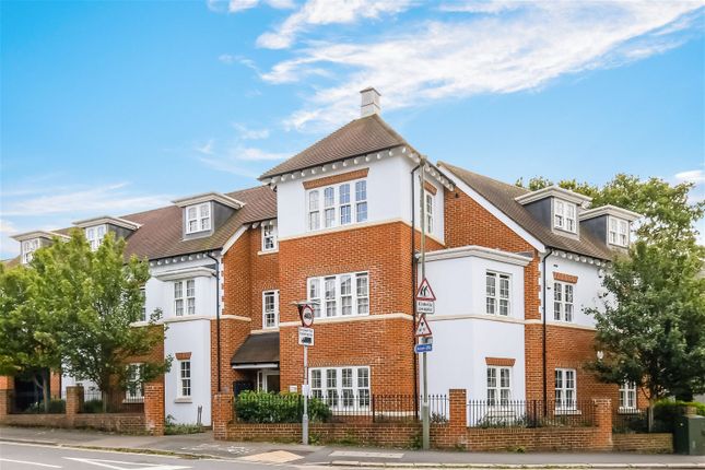 Thumbnail Flat for sale in Croydon Road, Reigate