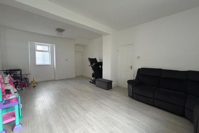 61, Swansea Road, Llanelli photo 5
