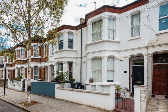 Flat to rent in Hubert Grove, London