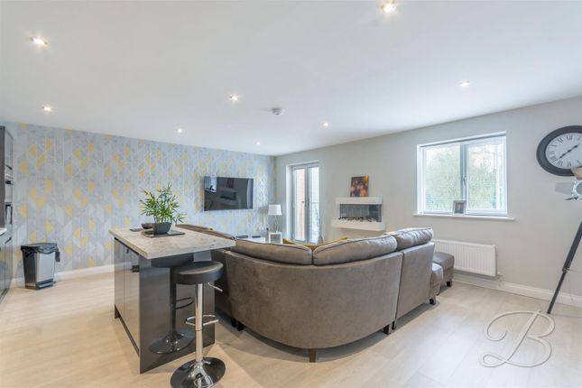 Flat for sale in Woodland Park View, Mansfield