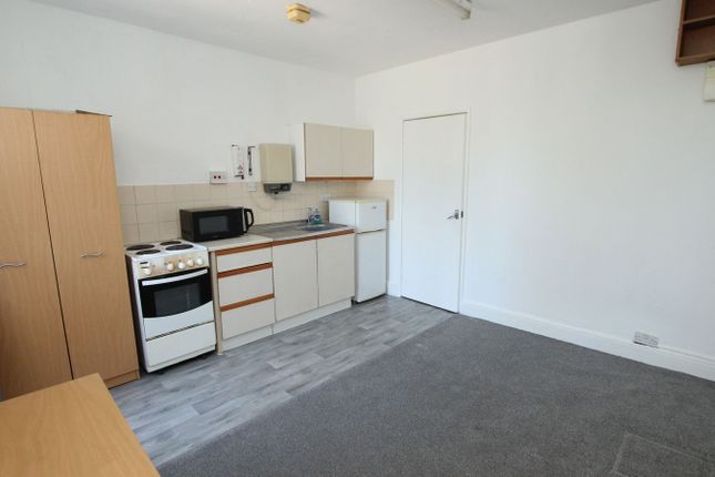 Flat 3, 45, Garland Road, Poole photo 4