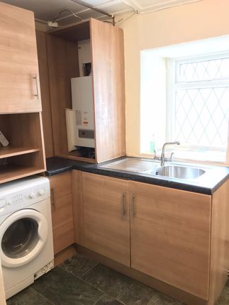 Cottage to rent in Frizinghall Road, Bradford