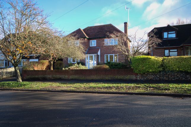 Thumbnail Detached house for sale in Valley Road, Newbury