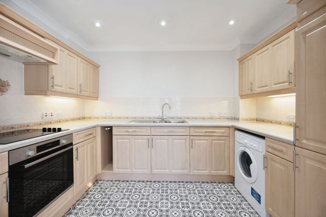 Flat 53, The Gate House, 354, Sea Front, Hampshire photo 2