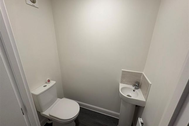 25, Riverside Lane, DONCASTER photo 5