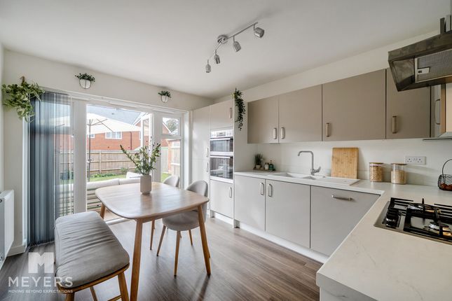 16, Thresher Way, Wimborne photo 4