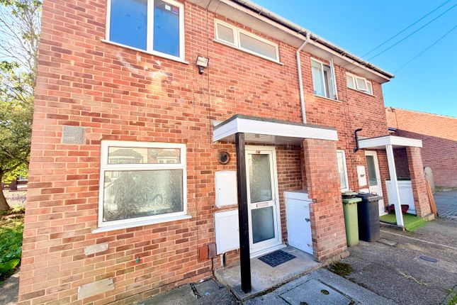 3-bed house on 130, Winstanley Road, WELLINGBOROUGH, £1,200/mo