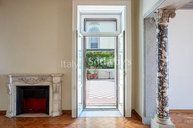 Apartment for sale in Via Chiatamone, Napoli, Campania