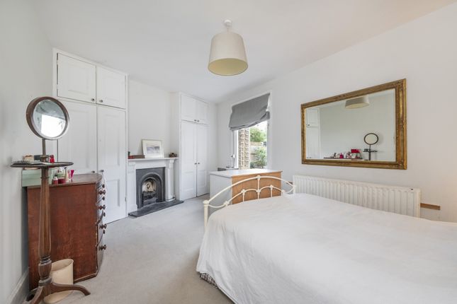 Flat for sale in Dunstans Road, London