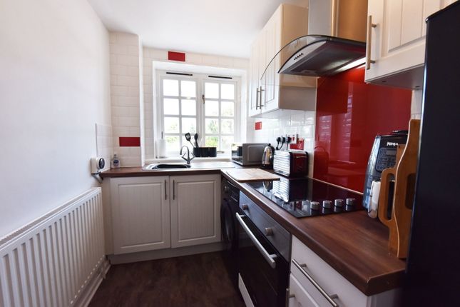 2,Flat 1, Maidensbridge Road, Kingswinford photo 4