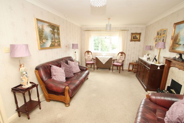 33 Summerlands Lodge, Farnborough Common, Orpington photo 2