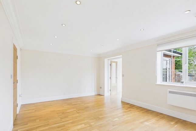38b, South Lane, Ash photo 4