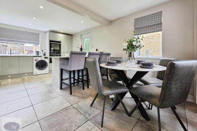 2, Rydal Avenue, Baildon photo 3