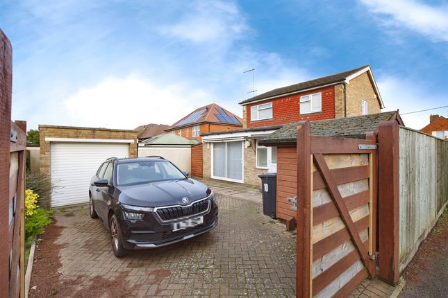 Detached house for sale in Haydon Road, Didcot